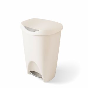 Umbra Brim Step on Trash Can | Sand