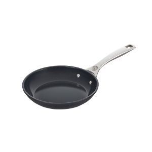 Le Creuset Essential Non-Stick Ceramic 8" Fry Pan