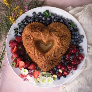 Nordic Ware Floral Heart Bouquet Cake Pan