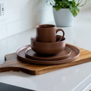 Everything Kitchens Modern Flat 16-Piece Dinnerware Set | Brown
