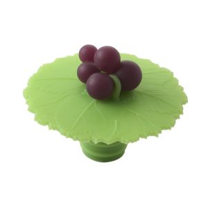 https://cdn.everythingkitchens.com/media/catalog/product/cache/165d8dfbc515ae349633b49ac444a724/g/r/grape-bottle_stopper-ambiance01_copie.jpg