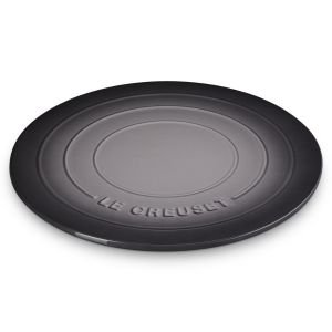 Le Creuset 15" Round Pizza Stone | Oyster