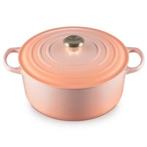Le Creuset 7.25 Qt. Round Signature Dutch Oven with Gold-Colored Stainless Steel Knob (Peche)