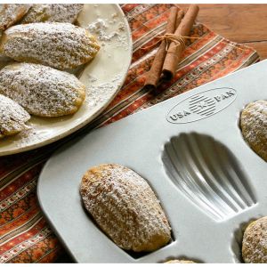 Madeleine Pan - 16 Well - 1297MD