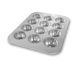 Cuisinart Chefs Classic 6-Piece Non-Stick Bakeware Set and 3 Stainless Steel Mixing Bowls with Lids