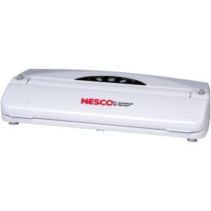 Nesco-American Harvest Vacuum Food Sealer plus Vacuum Bags: VS-01 in White