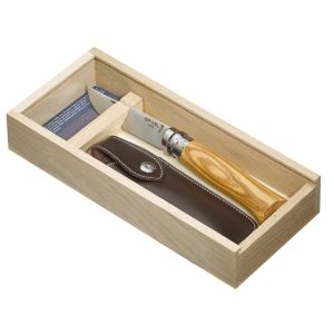 knife in gift box with sheath