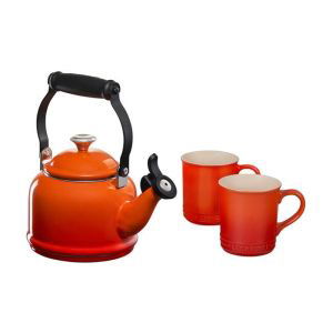 Le Creuset 1.25 Qt. Demi Kettle Tea Pot & Mugs Set