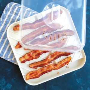 Nordic Ware Medium Slanted Bacon Tray with Lid