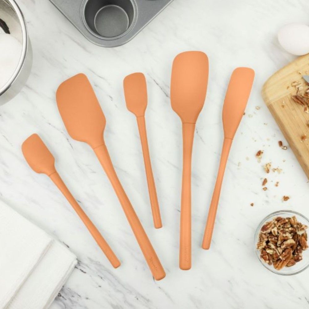 Tovolo Scoop N Spread - Strumento In Silicone Per Uova, Omelette E Pancake, Lungo 31 Cm, Ergonomico, Colore Bianco