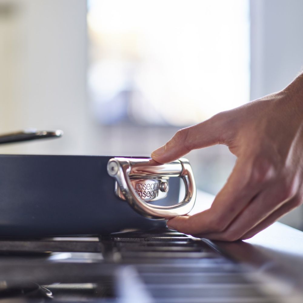 Joseph Joseph Space Folding Handle Ceramic Non-Stick 3-Piece Essential Cookware Set - Thumbnail 3