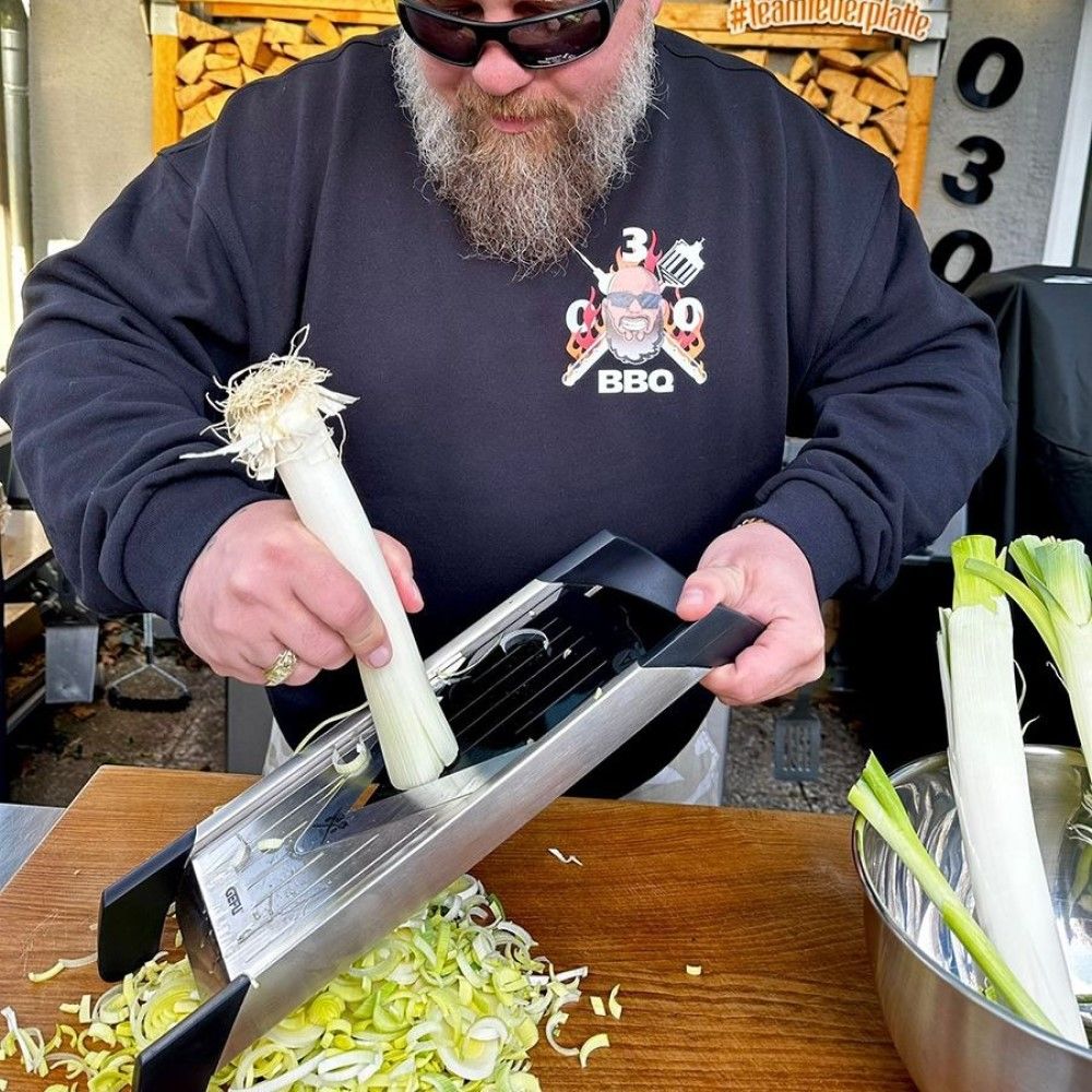 Carrot Shredder Gefu Spirelli 2.0 Spiral Slicer / Spiraliser Rotary Grater, image size:1000x1000