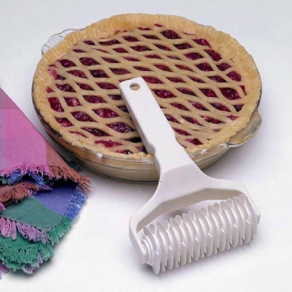 Pie pastry cutter hot sale
