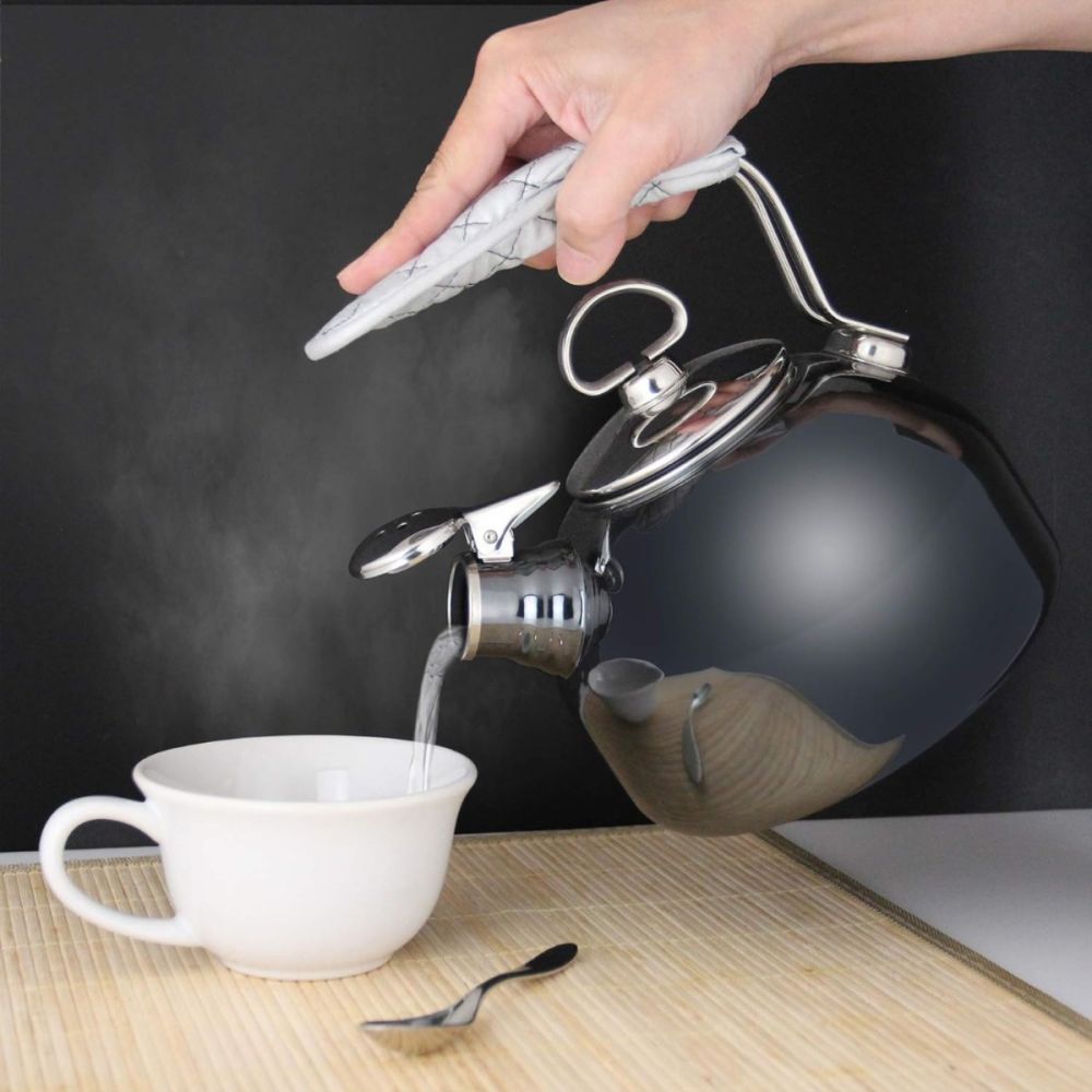 1.8 Qt. Enamel-on-Steel Classic Teakettle (Onyx) | Chantal