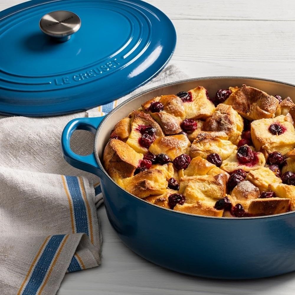 2.75 Qt. Oval Signature Enameled Cast Iron Dutch Oven with