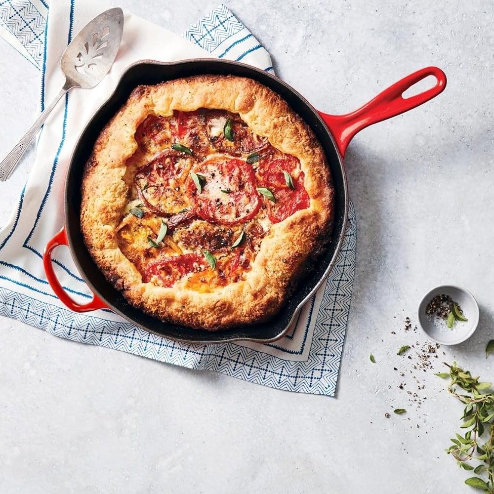 Le Creuset Signature Skillet in Cherry Red: Item LS2024-2667