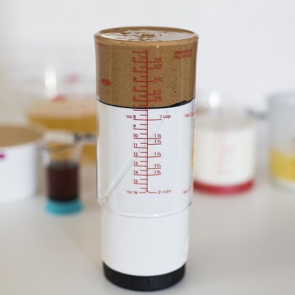 OXO Good Grips Adjustable Measuring Cup - Thumbnail 3