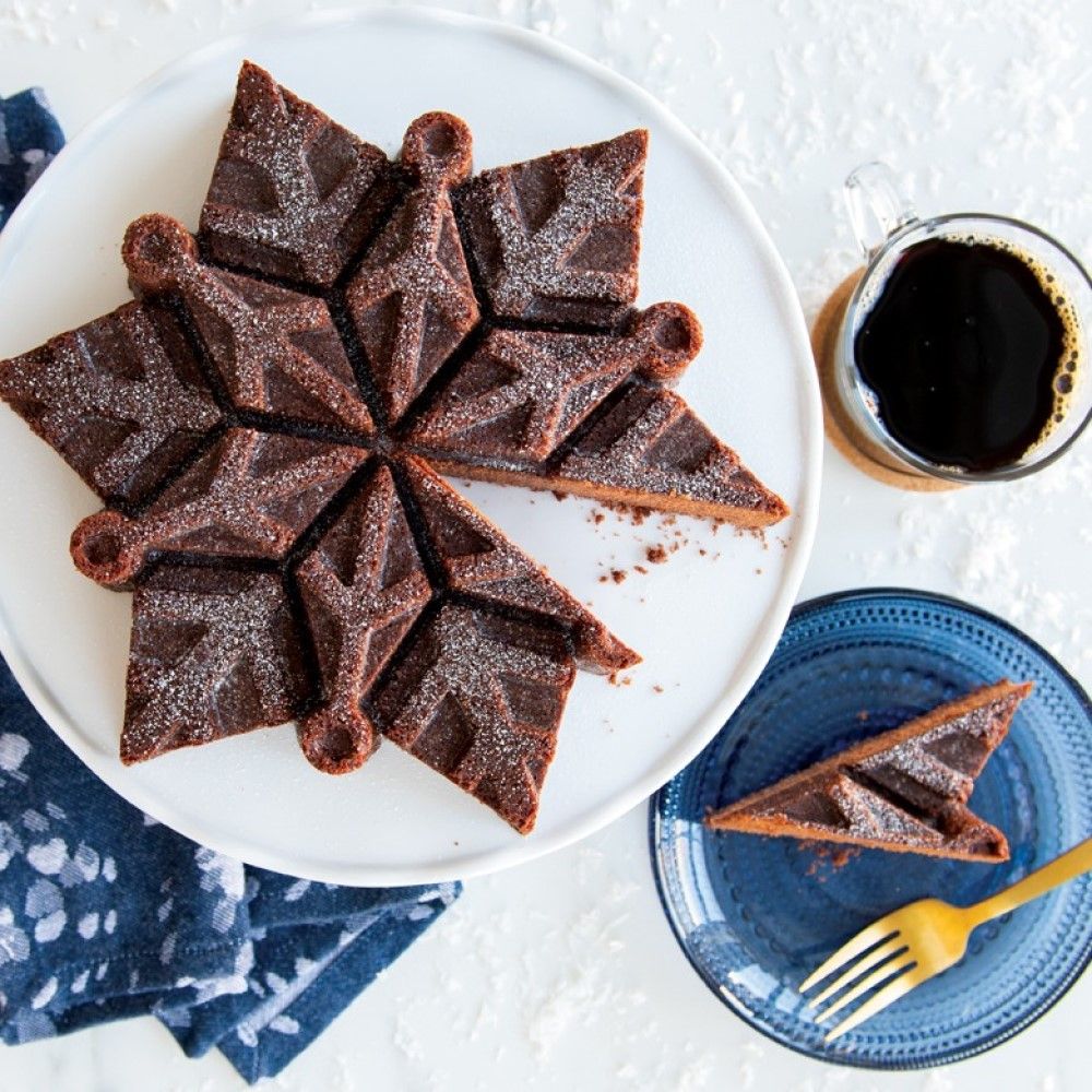 Snowflake cake pan hot sale