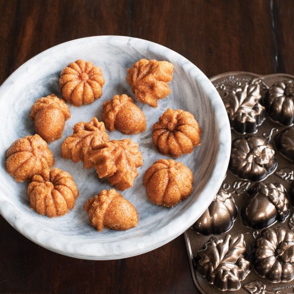 Nordic Ware Autumn Delights Cakelet Pan
