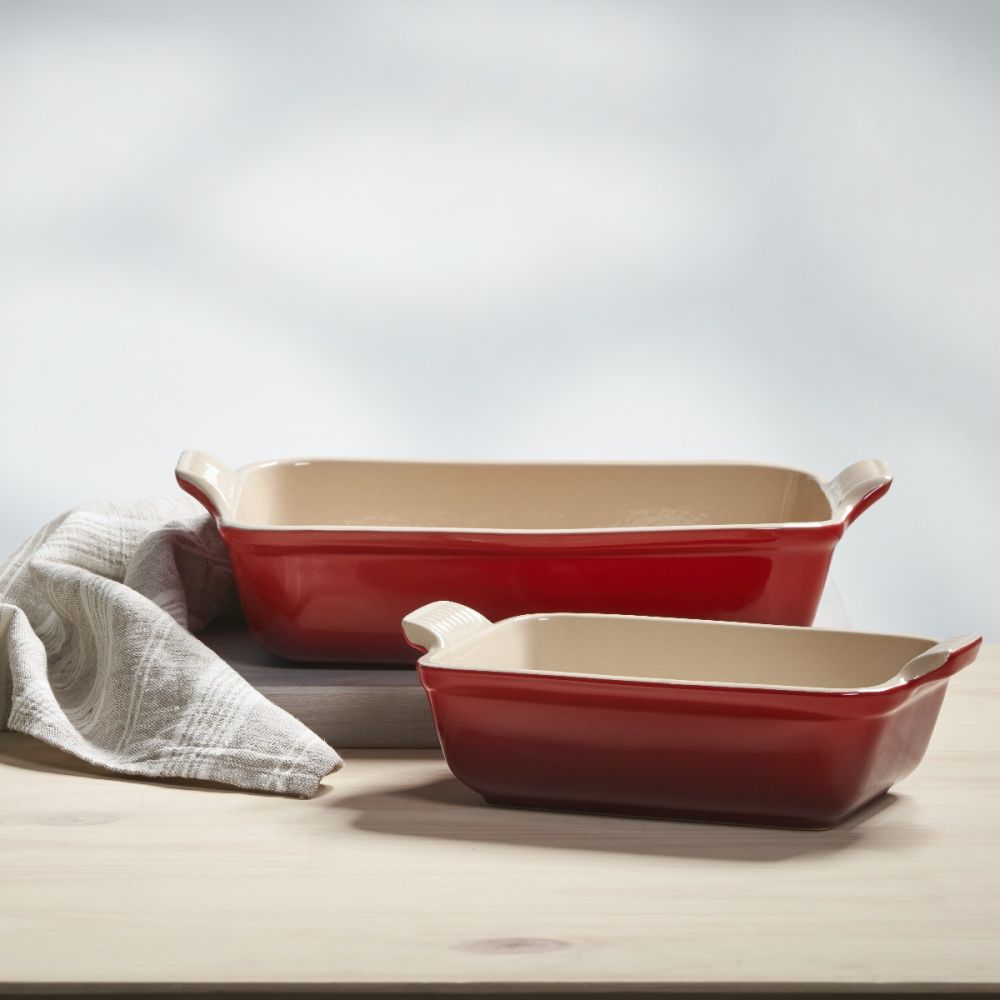 2.5 Qt. Rectangular Heritage Baking Dish (Cerise/Cherry Red) | Le