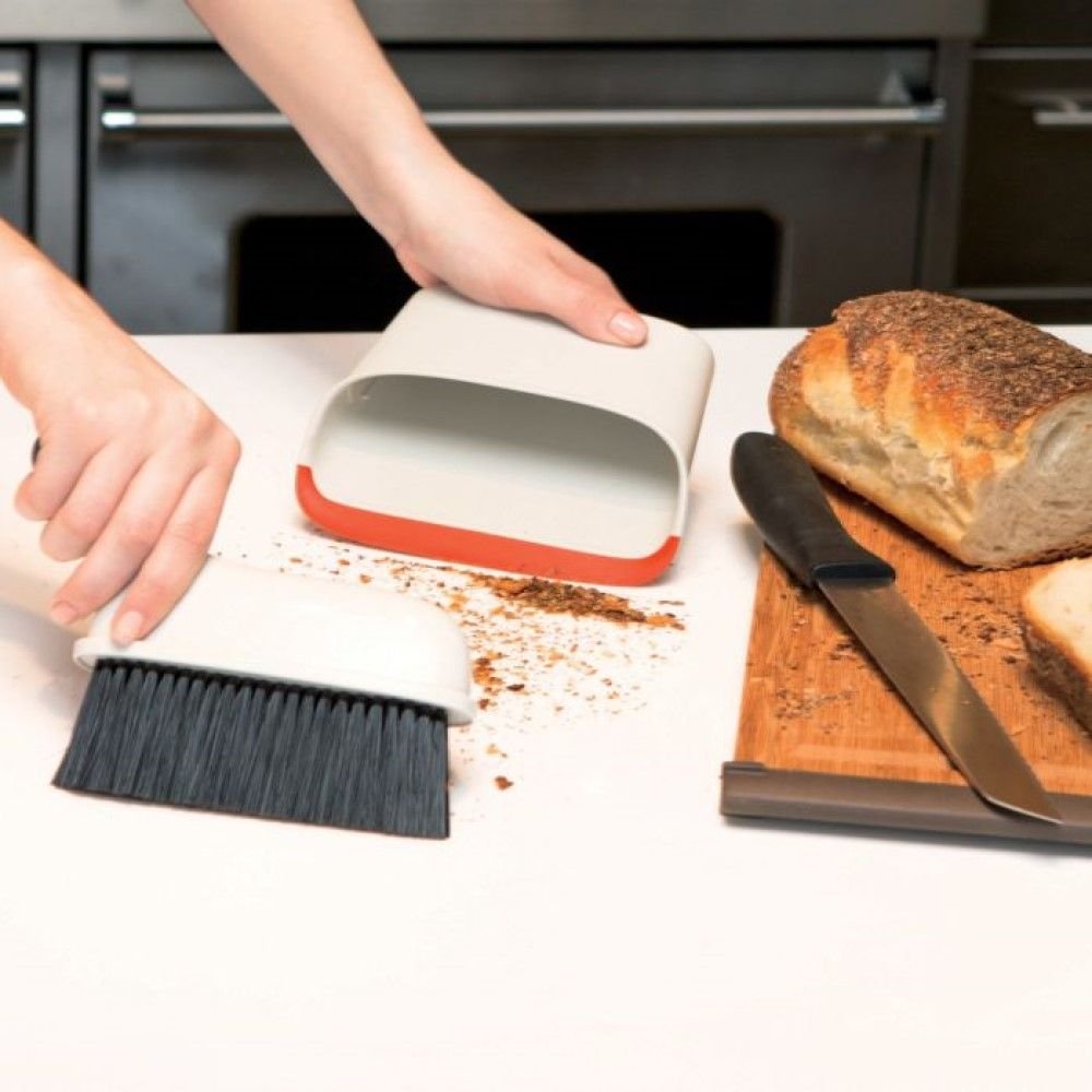 Good Grips Dust Pan and Brush by OXO OXO1334480
