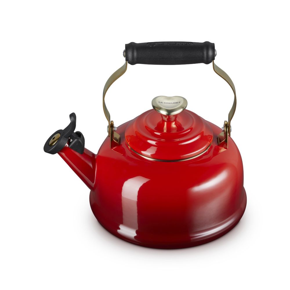 1.7 Qt. Kettle with Light Gold Heart Knob (Cerise) | Le Creuset