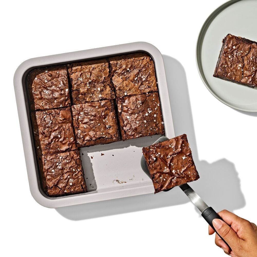 OXO Non-Stick Bakeware Cake Pan - Thumbnail 5