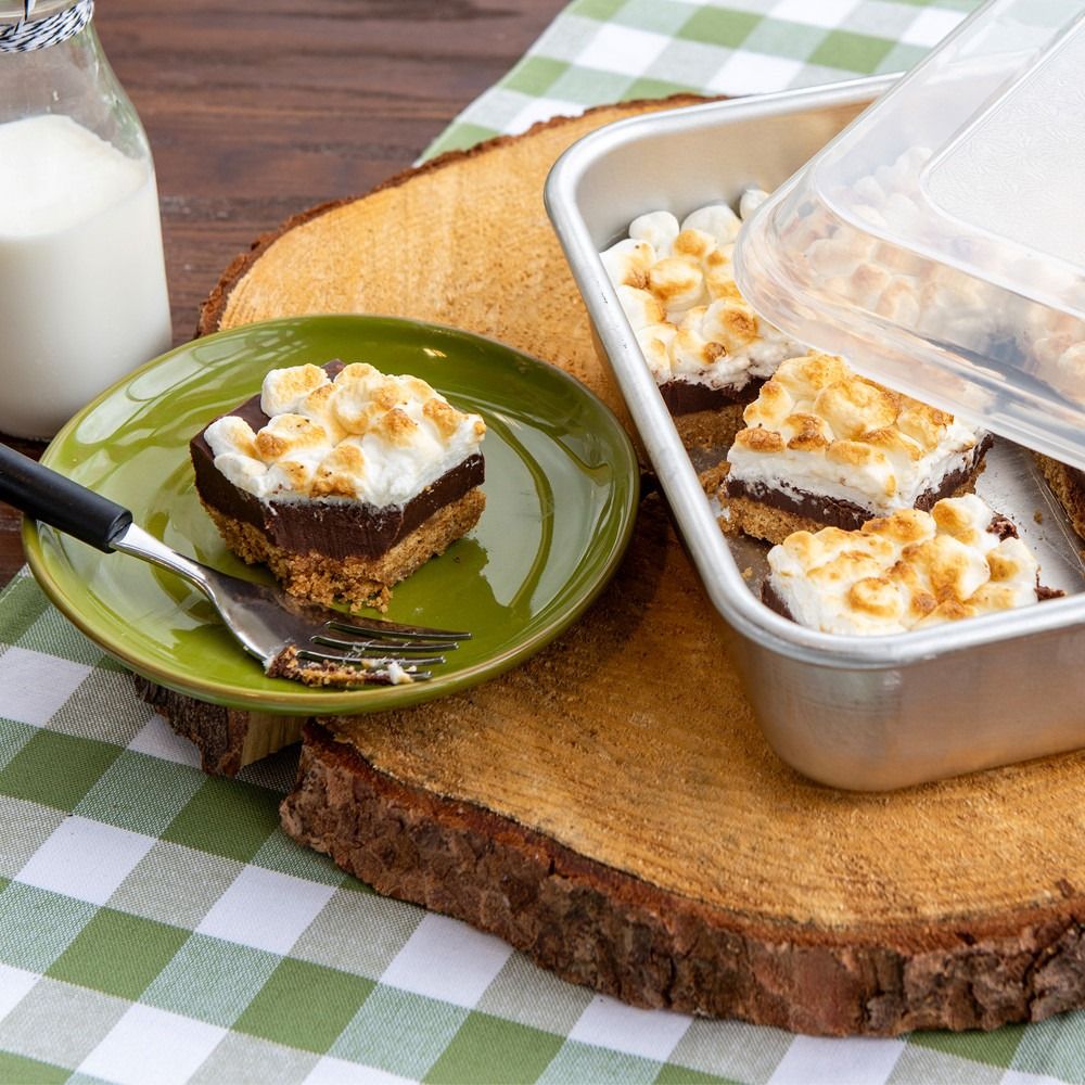 Naturals 9”x 9” Square Aluminum Cake Pan with Lid Nordic Ware