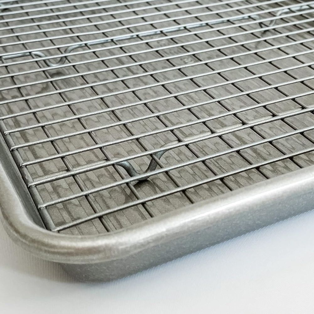 USA Pan Jelly Roll Baking Sheet and Cooling Rack - Thumbnail 3