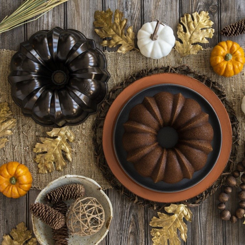 Nordic Ware Small Heritage and (Nordic Ware Small Heritage Bundt