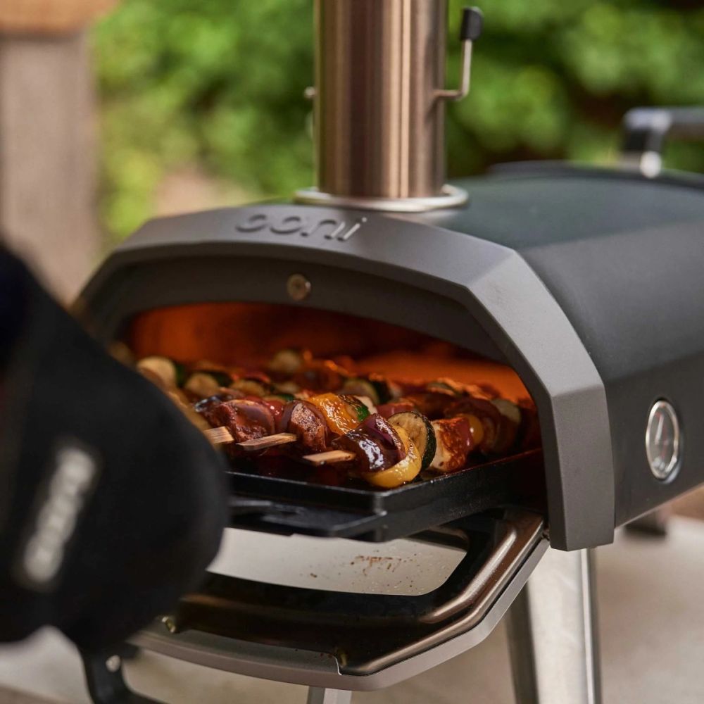karuna Karu 2 Multi-Fuel Outdoor Pizza Oven (Propane) | Ooni | Everything