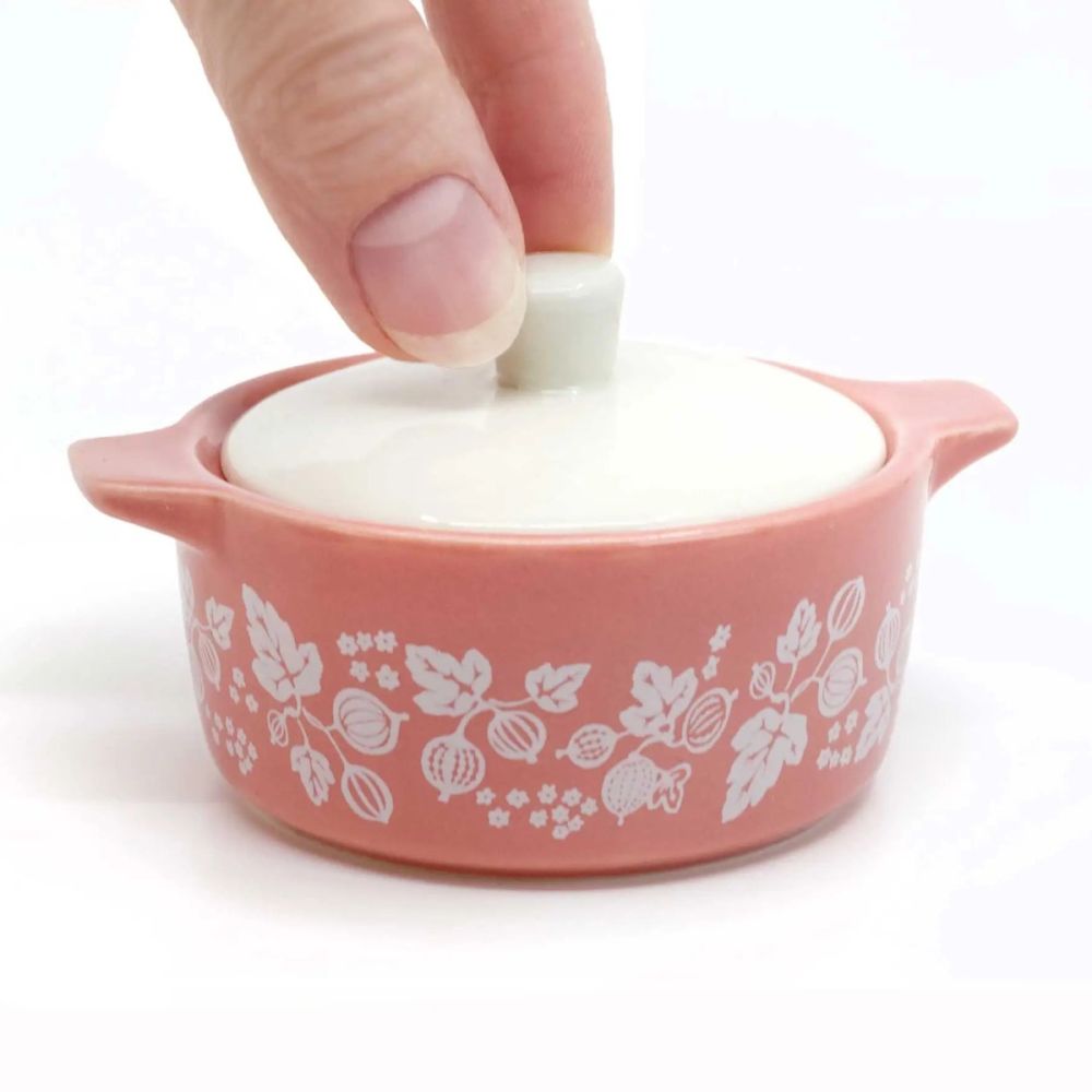 Pyrex-Inspired Casserole Ceramic Trinket Box (Gooseberry) | Twinkl