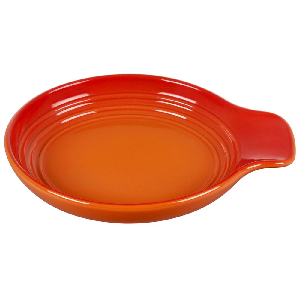 https://cdn.everythingkitchens.com/media/catalog/product/cache/1e92cb92f6cdc27d285ff0da8b2b8583/l/e/le-creuset-6-signature-flame-spoon-rest-pg7112062-angled.png