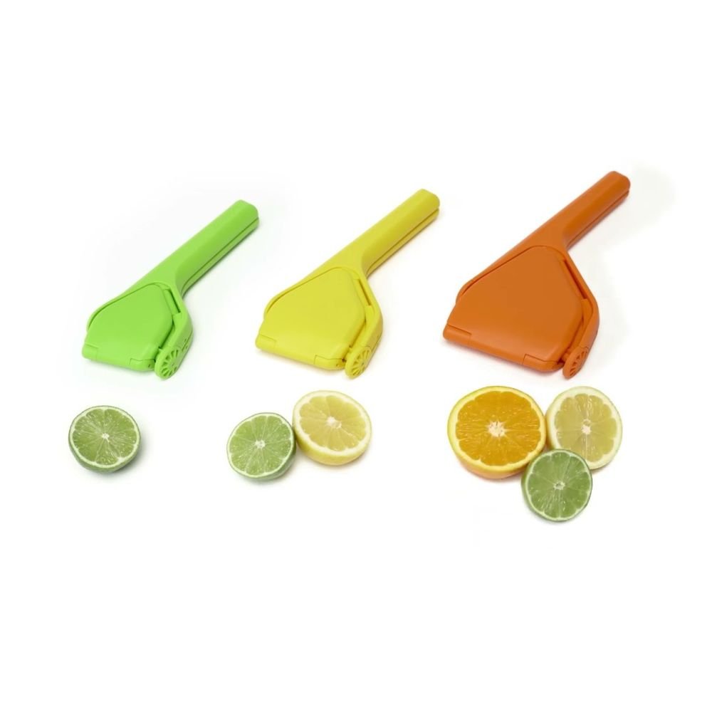 Manual Juicer / Fruit Squeezer with 17oz Built-in Strainer