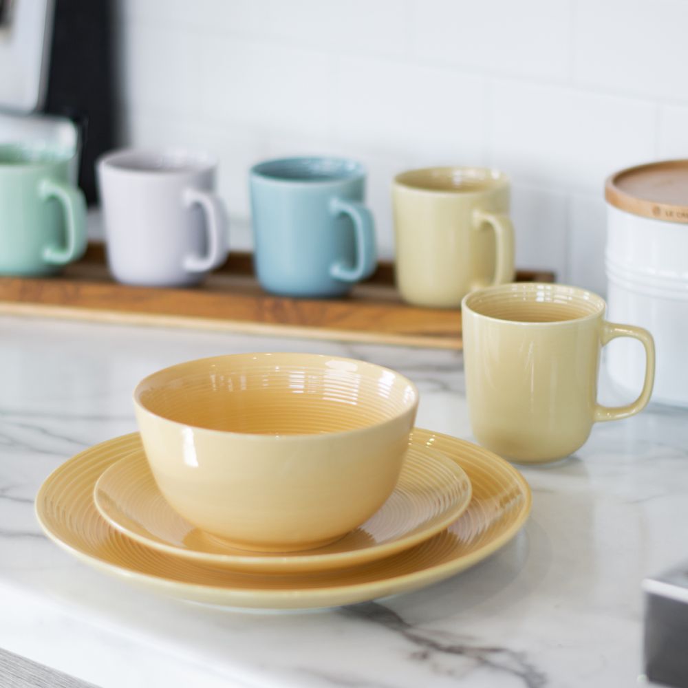 Colorful Glazed 16-Piece Dinnerware Set (Butter Yellow