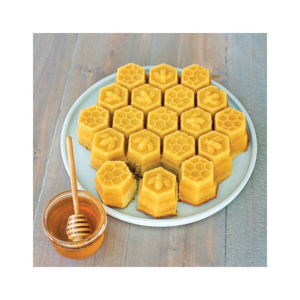 Nordic Ware Honeycomb Embossed Nonstick Baking Sheets Gold 3-Pans