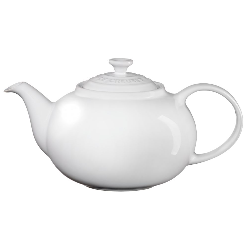 Clekm2smyftz8m A large, easy grip handle stays cold to the touch, making lifting and pouring. https www everythingkitchens com le creuset 1 4 quart traditional teapot white pg0328t 0016 html
