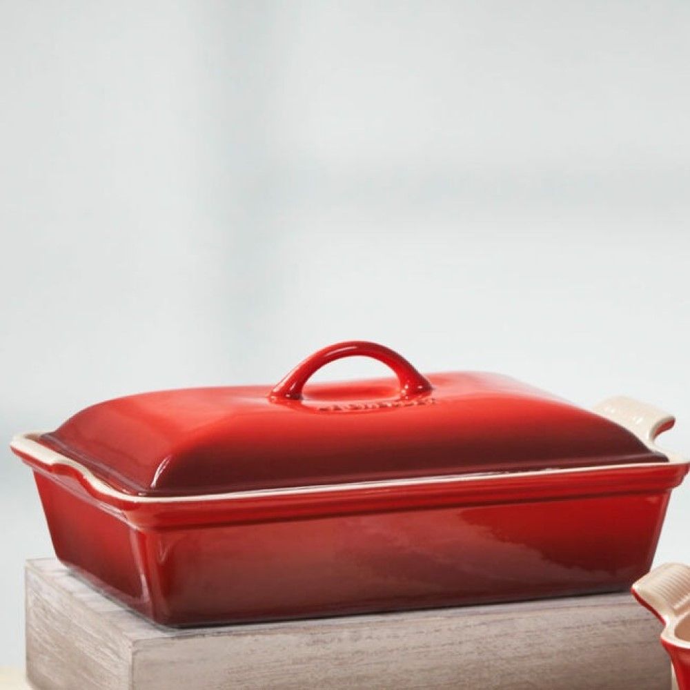 4qt Covered Rectangular Casserole Dish (Cerise/Cherry Red) | Le