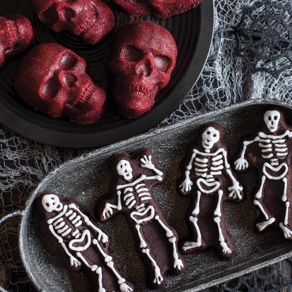 Skull Bites Cakelet Pan