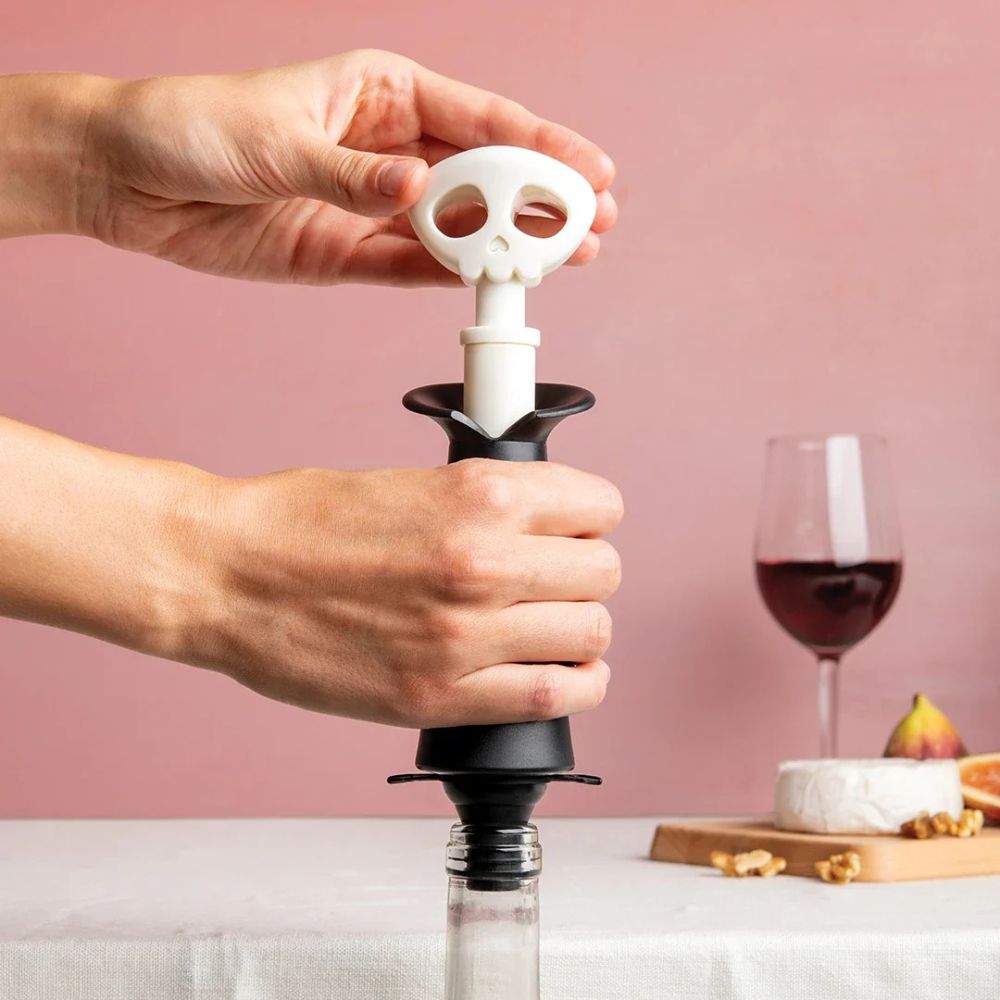 OTOTO Spookelier Wine Saver Pump and Wine Stopper - Thumbnail 3
