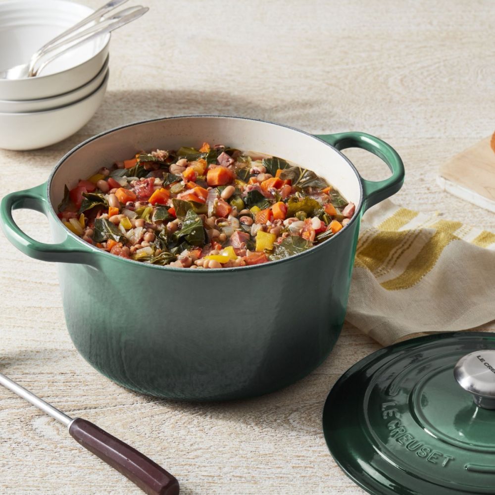 Le Creuset Signature Holiday Tree 4.5 Qt. Round Dutch Oven with Gold Star Knob | Shell Pink