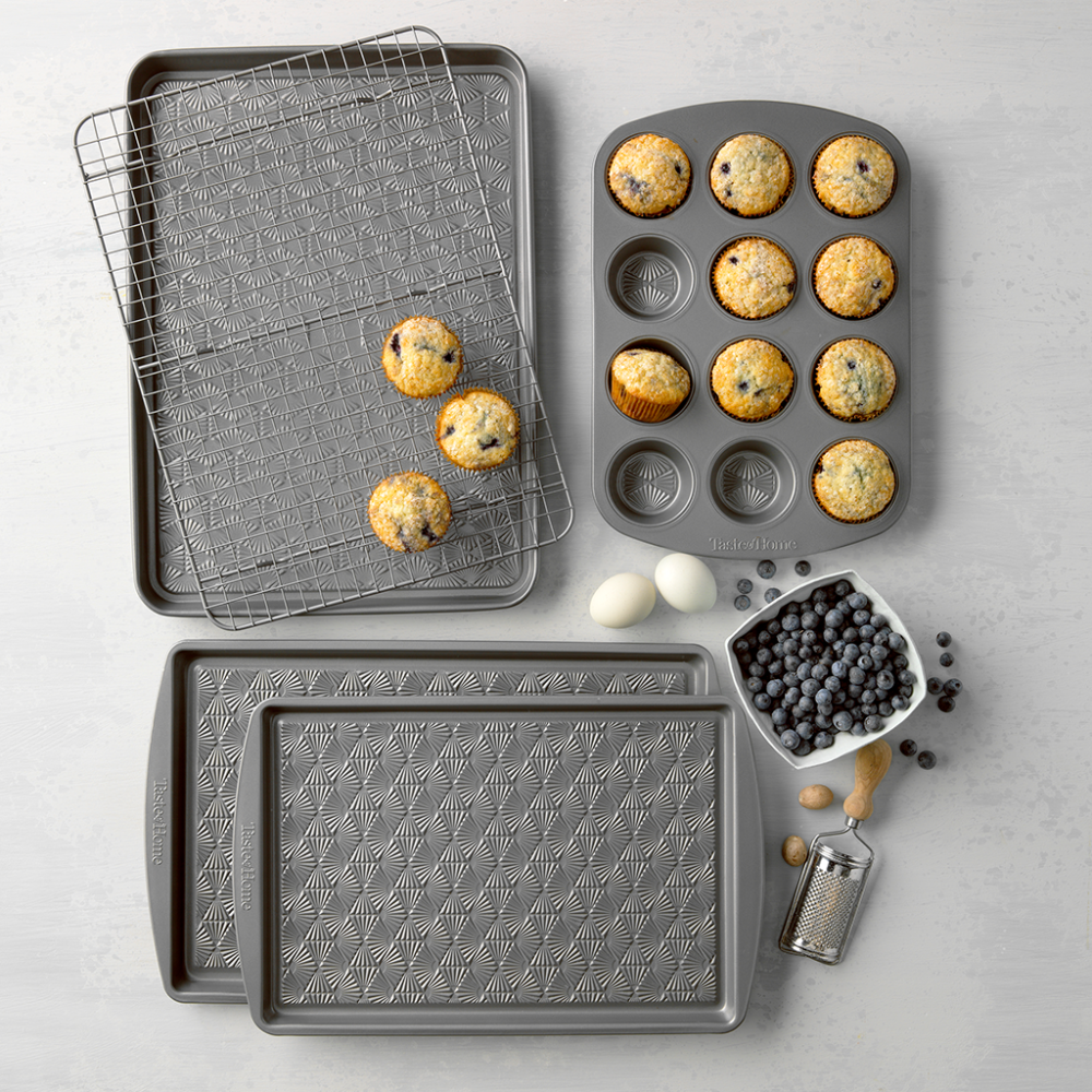 Cast Iron Muffin Pan 15 Cup - China Bakeware and Cake Mould price