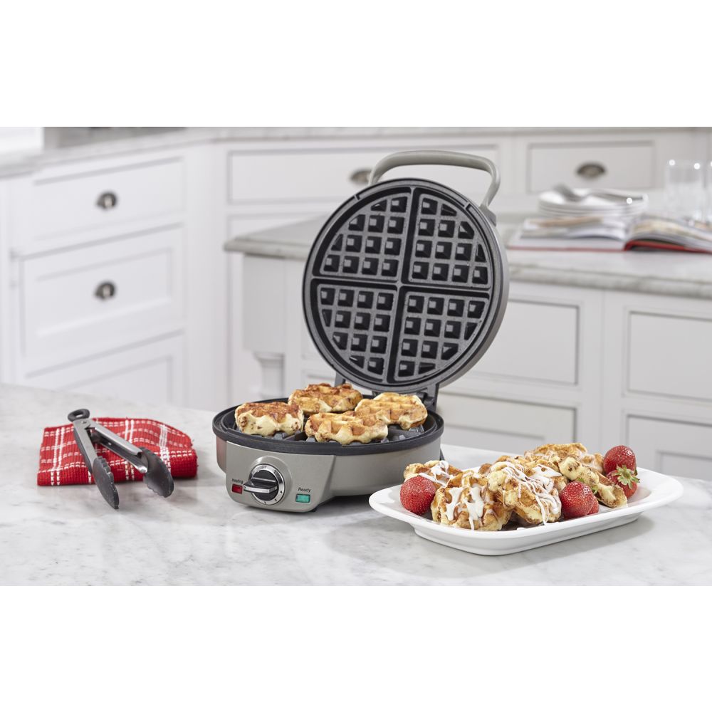 Cuisinart Waf 200 four slices Belgian waffle maker round non-stick baking plates deals