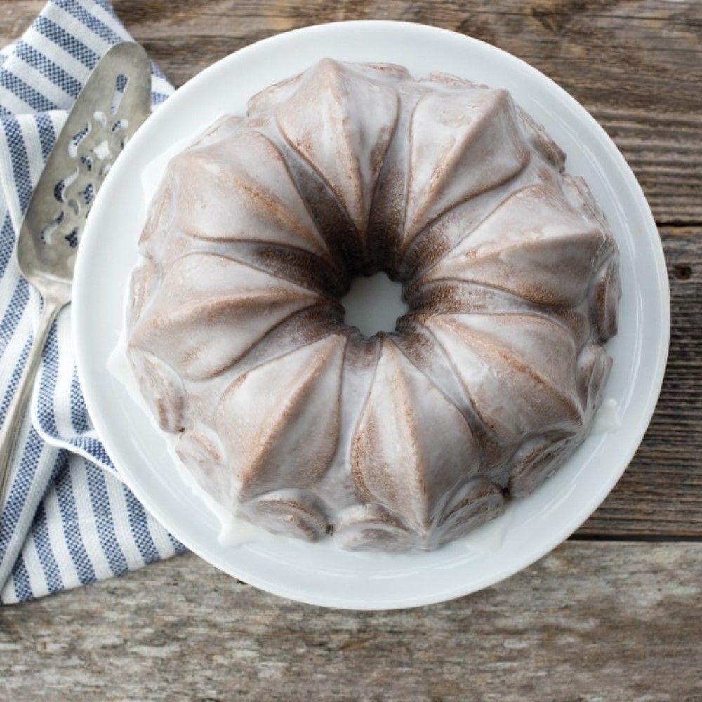 Nordic ware fleur de lis bundt pan cheap
