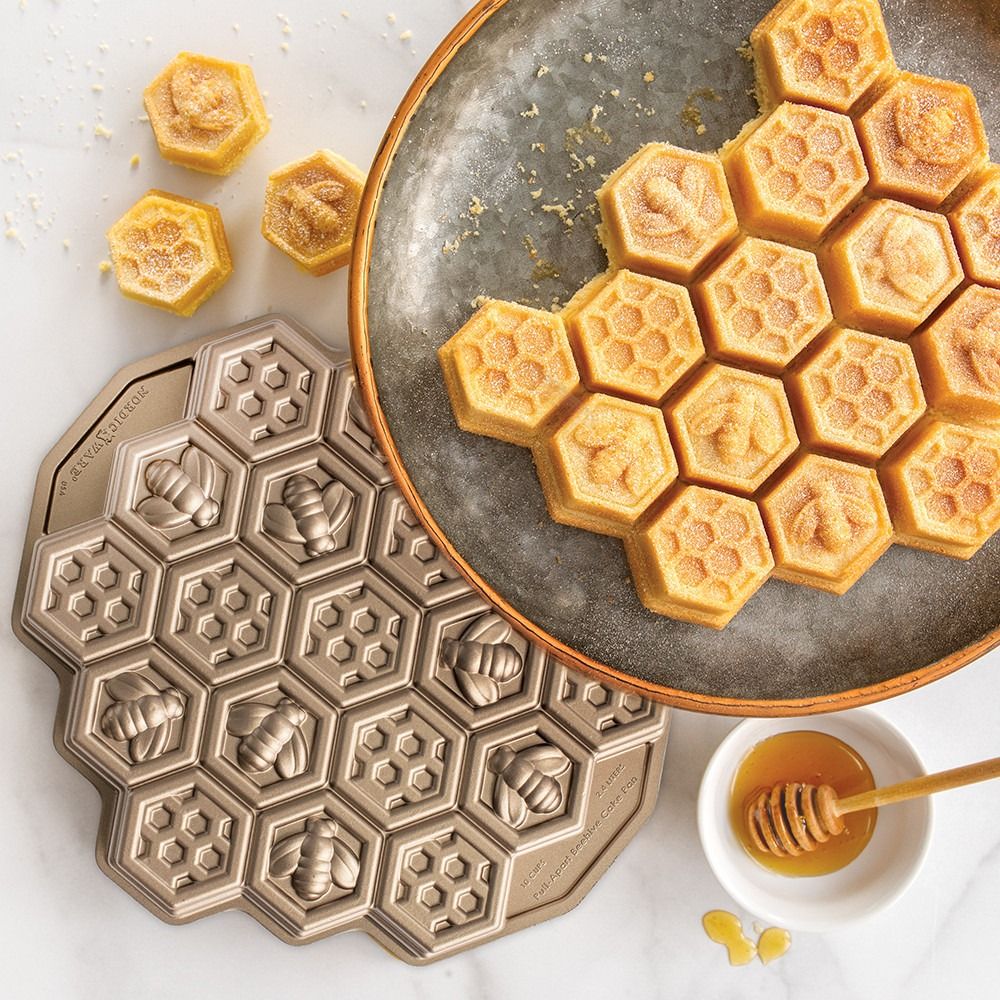 Honeycomb Pull-Apart Pan - Premier Gold Collection | Nordic Ware