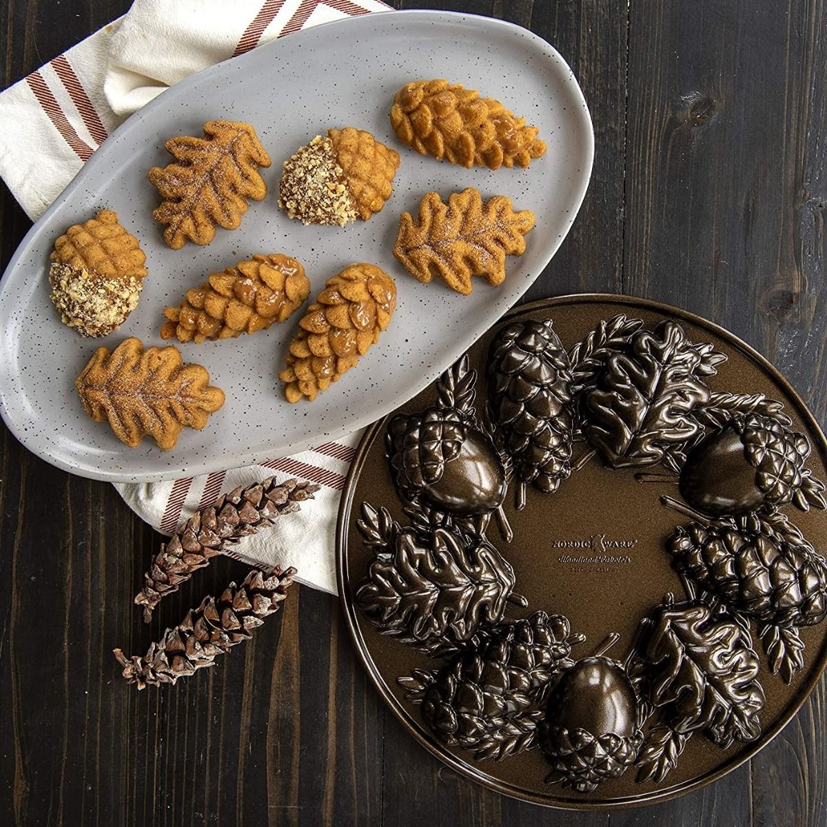 ★ノルディックウェア ACORN CAKELET PAN どんぐり Amazon.com: Nordic Ware Autumn Delights Cakelet Pan