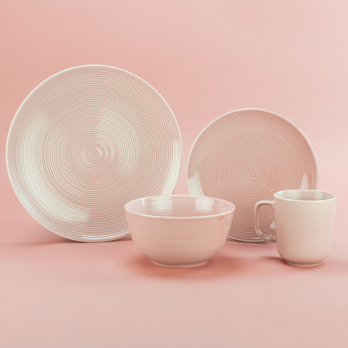 Everything Kitchens Dinnerware
