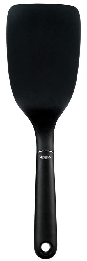https://cdn.everythingkitchens.com/media/catalog/product/cache/70d878061ea71e5b62358b2b67547186/o/x/oxo-turner-lasagna-spatula-black-nylon-1190400.jpg