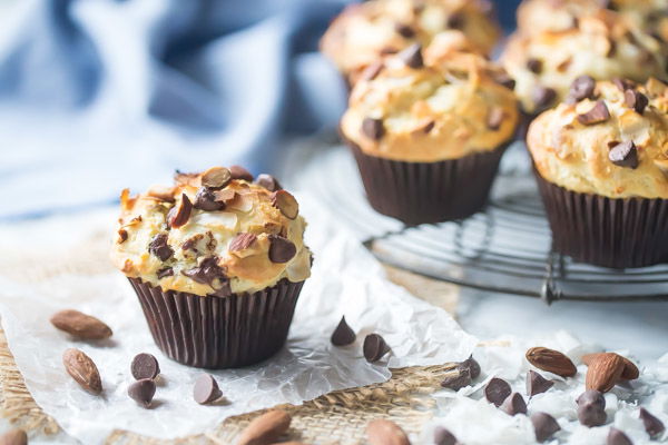 https://cdn.everythingkitchens.com/media/catalog/product/k/i/kitchenaid_almond_coconut_chocolate_muffins.jpg