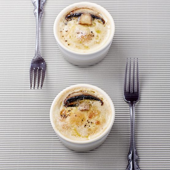 PG1627-0916 Le Creuset White Stoneware Ramekin